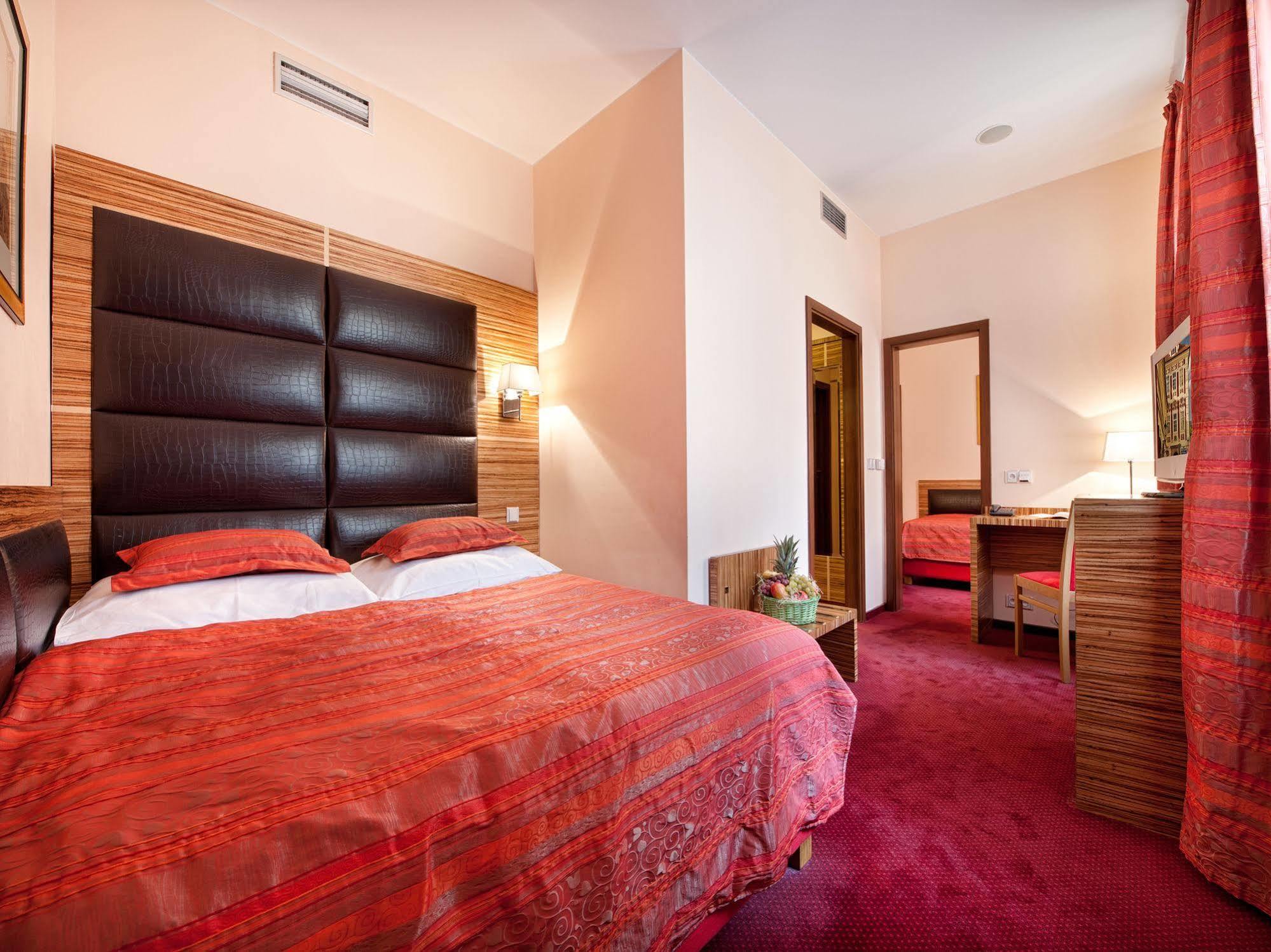 EA Hotel Sonata Praga Esterno foto